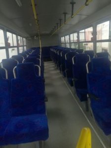 Interiores autobús de transporte